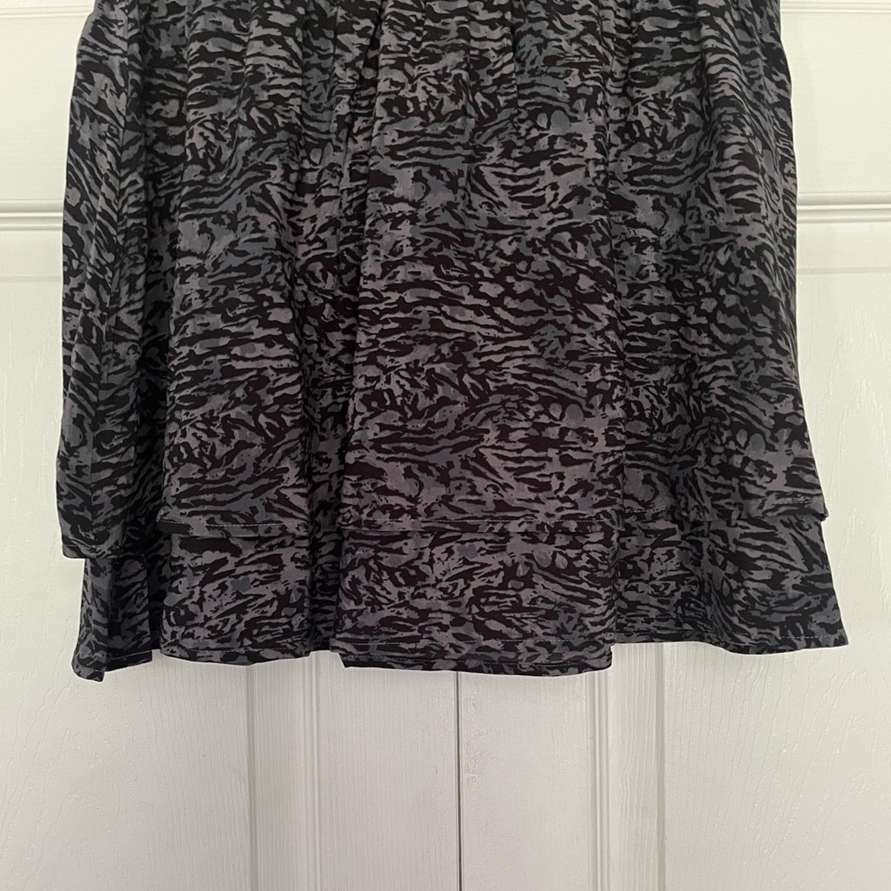 {Rails} Addison Mini Skirt in Charcoal Abstract Animal Print - Size Medium - Picture 5 of 12
